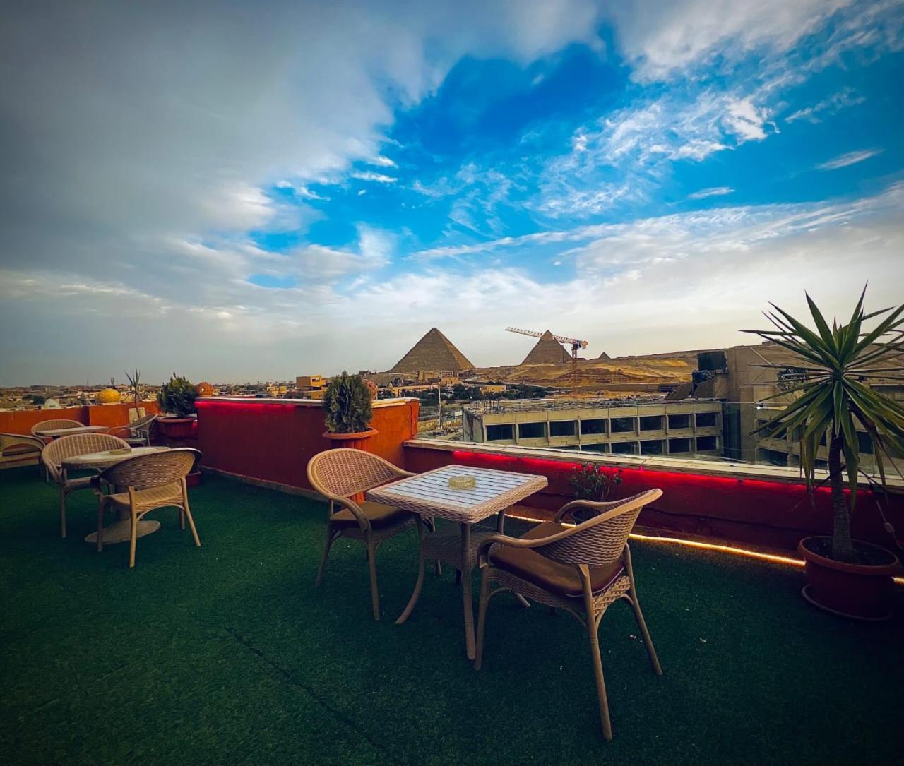Grand Pyramids Inn Kafret el-Gabal Exterior foto